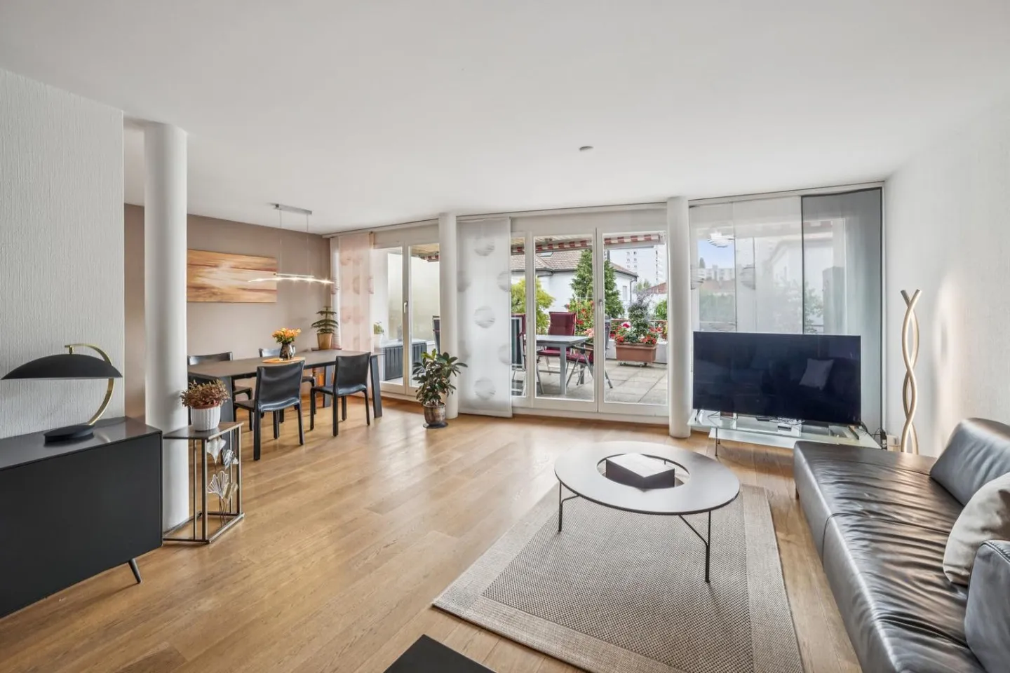 Charmante Wohnung mit Terrasse - Foto 1 von 8