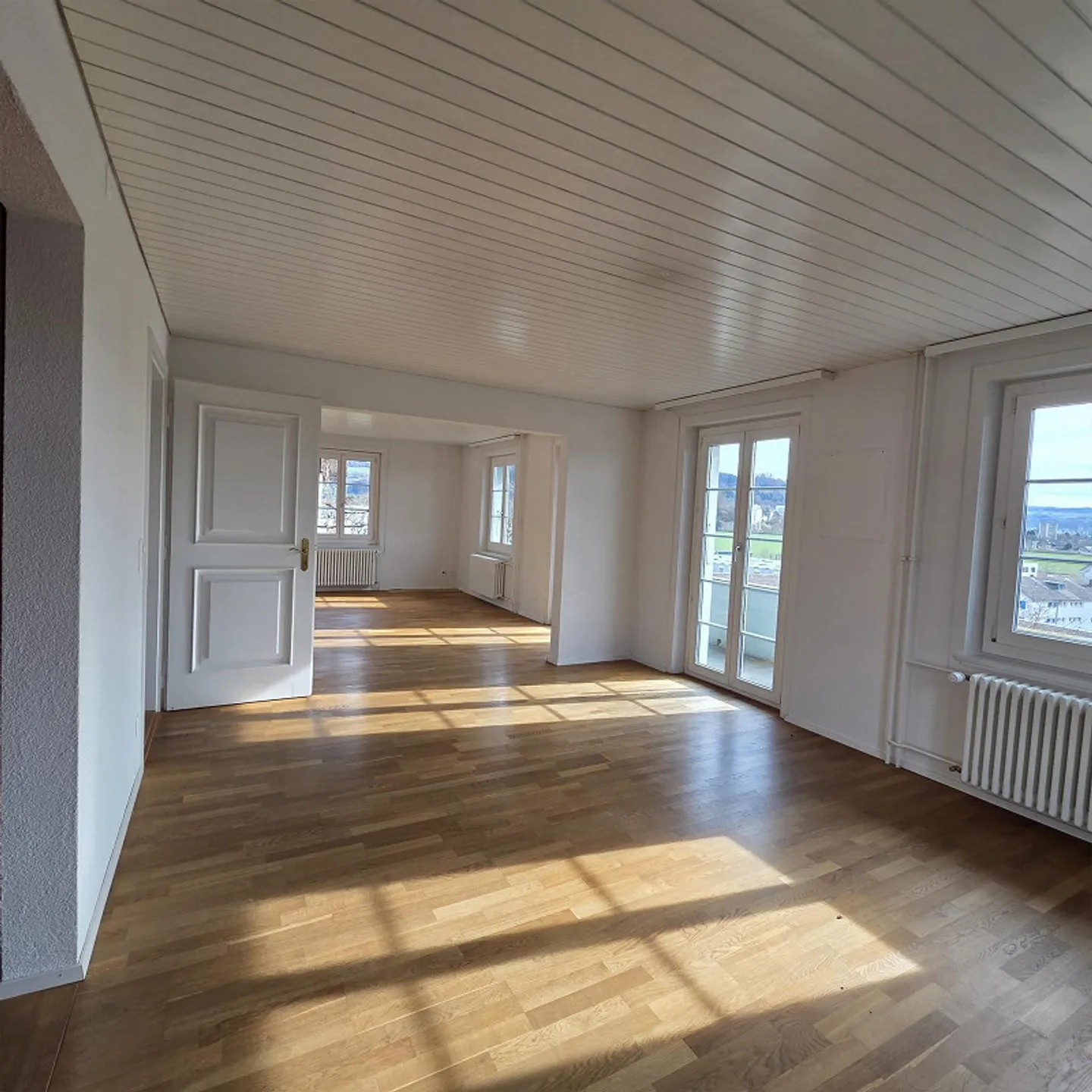Charming 10.5-Room Single-Family House with a View in Bolligen - Photo 7 of 17