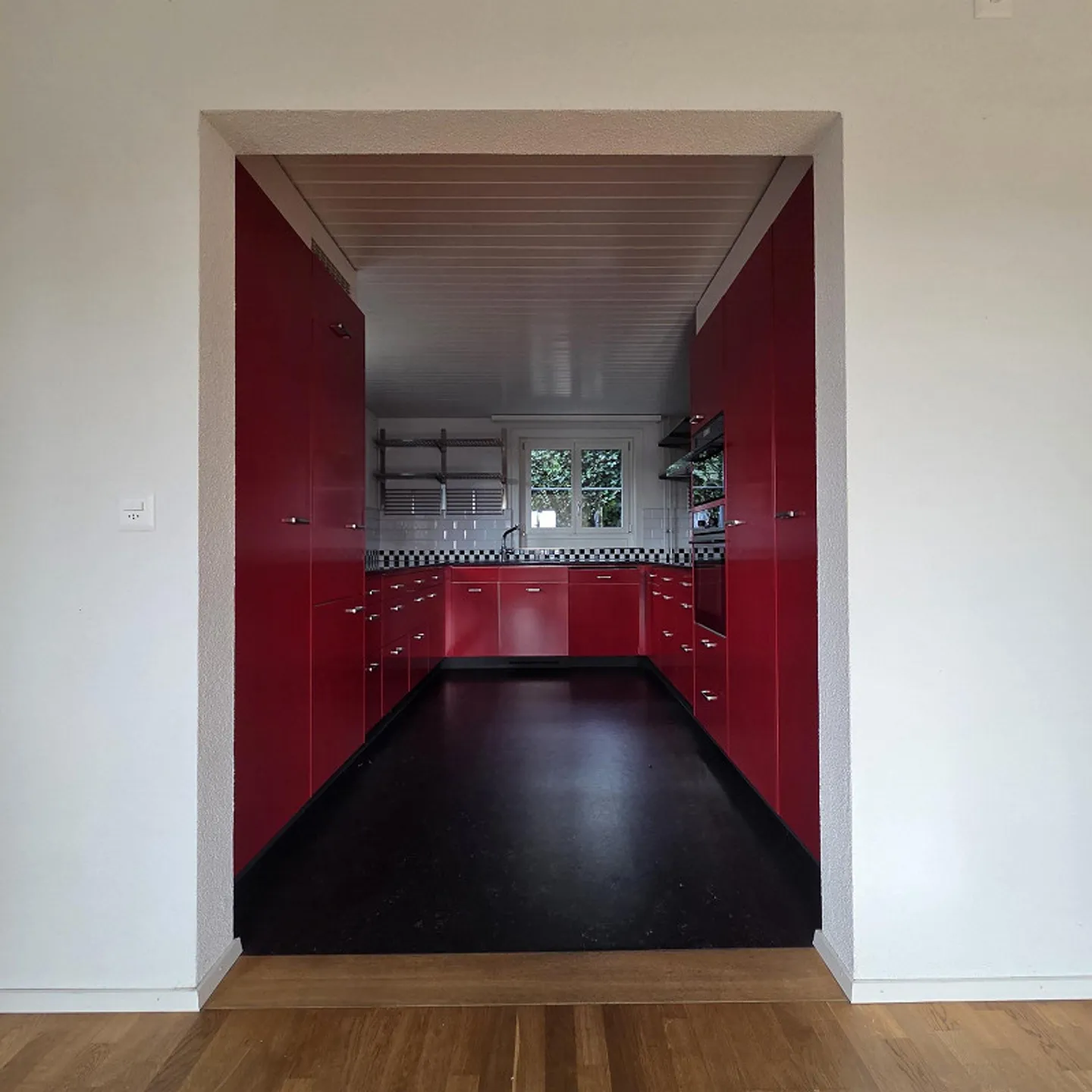 Charming 10.5-Room Single-Family House with a View in Bolligen - Photo 8 of 17