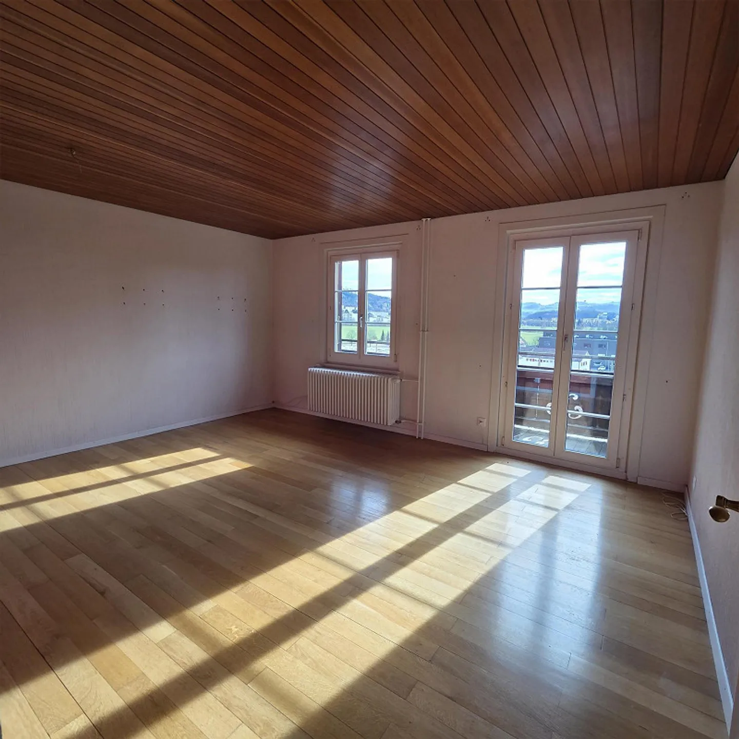 Charming 10.5-Room Single-Family House with a View in Bolligen - Photo 10 of 17