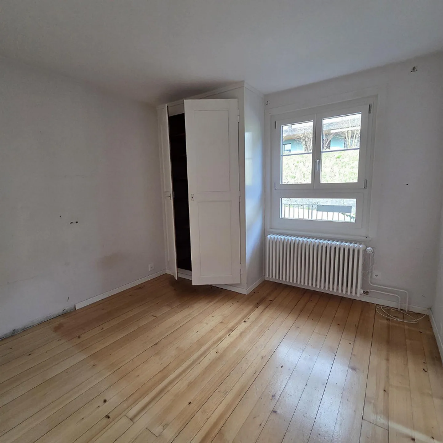 Charming 10.5-Room Single-Family House with a View in Bolligen - Photo 14 of 17