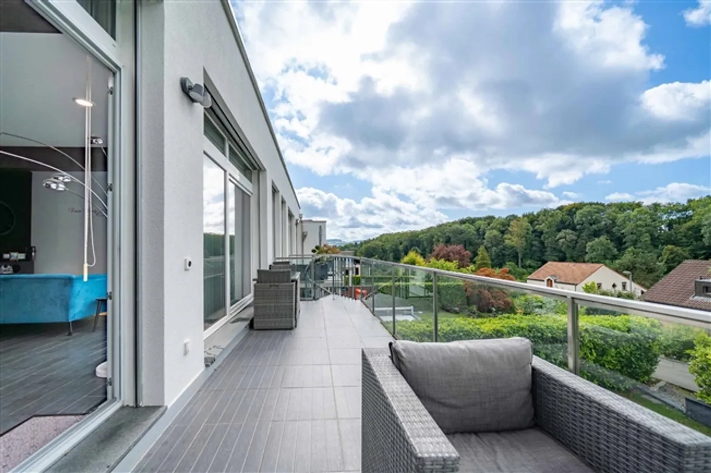 Modern 5.5 Room Villa with 2 Balconies, 2 Terraces and Garden - Photo 10 of 13