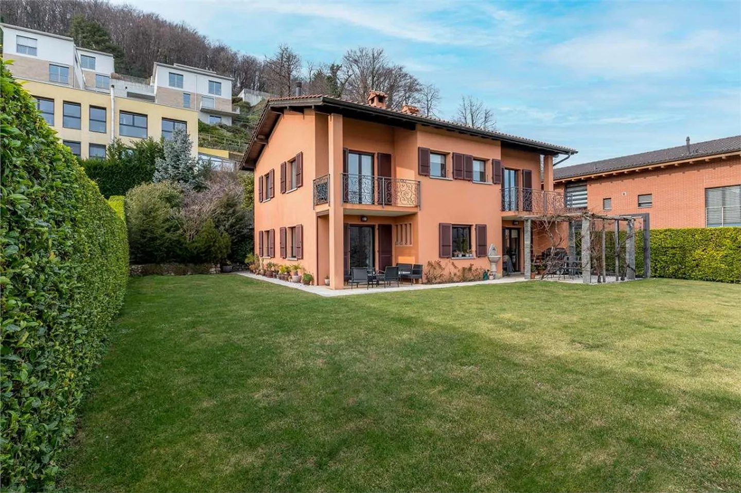 Stunning Villa Golden Hill Lugano - Photo 3 of 13
