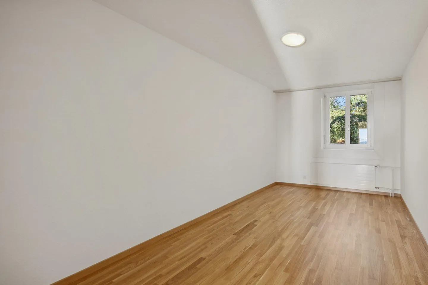 Ampio alloggio in un quartiere tranquillo - Foto 8 di 11