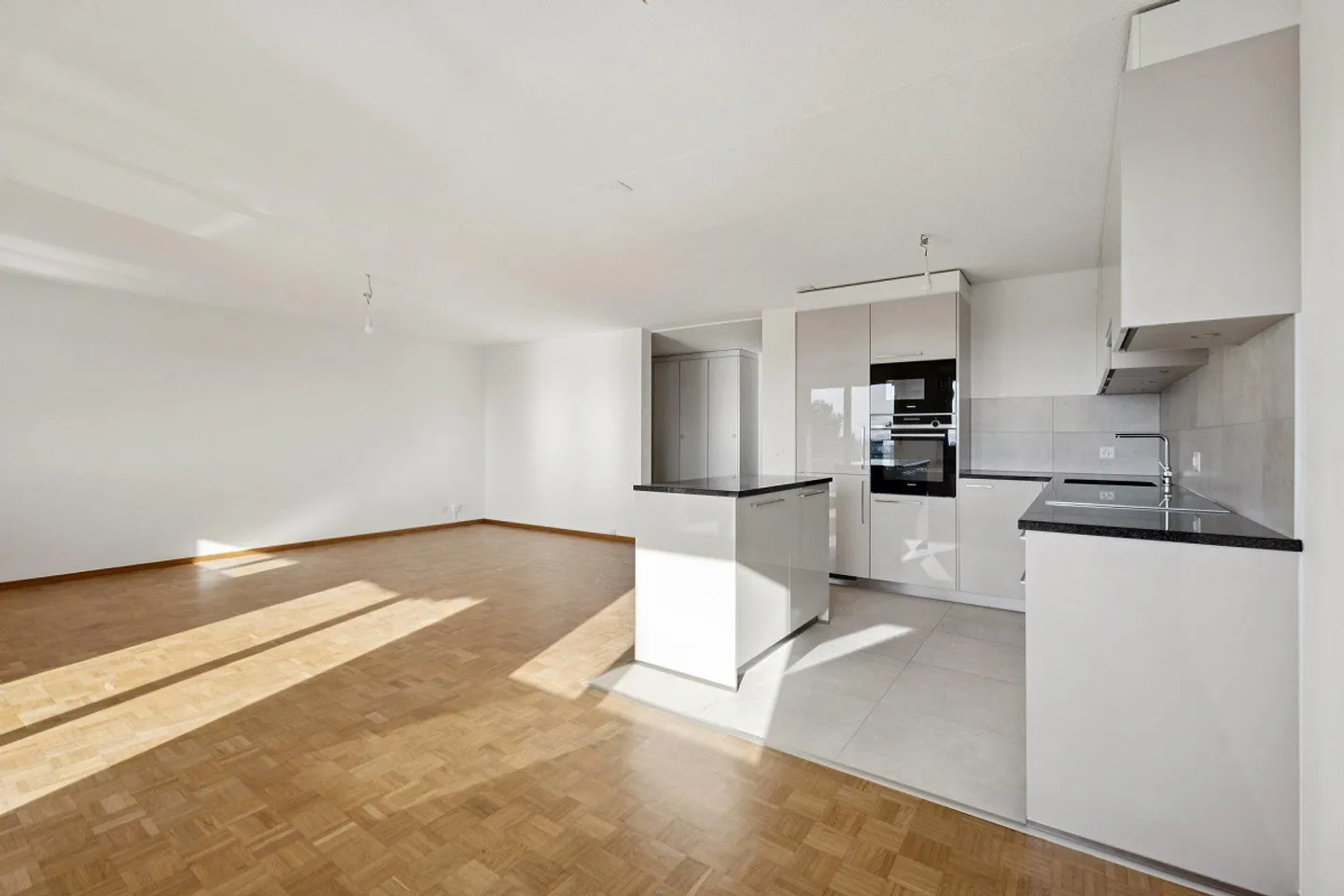 Ampio alloggio in un quartiere tranquillo - Foto 4 di 11