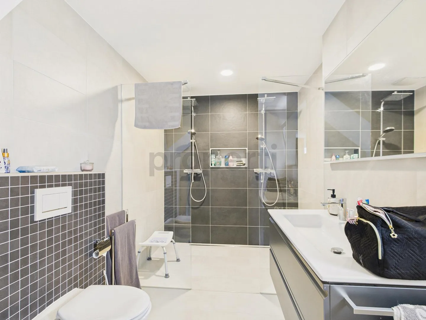 Moderna casa a schiera di 4,5 stanze con giardino a Courtepin - Foto 9 di 12