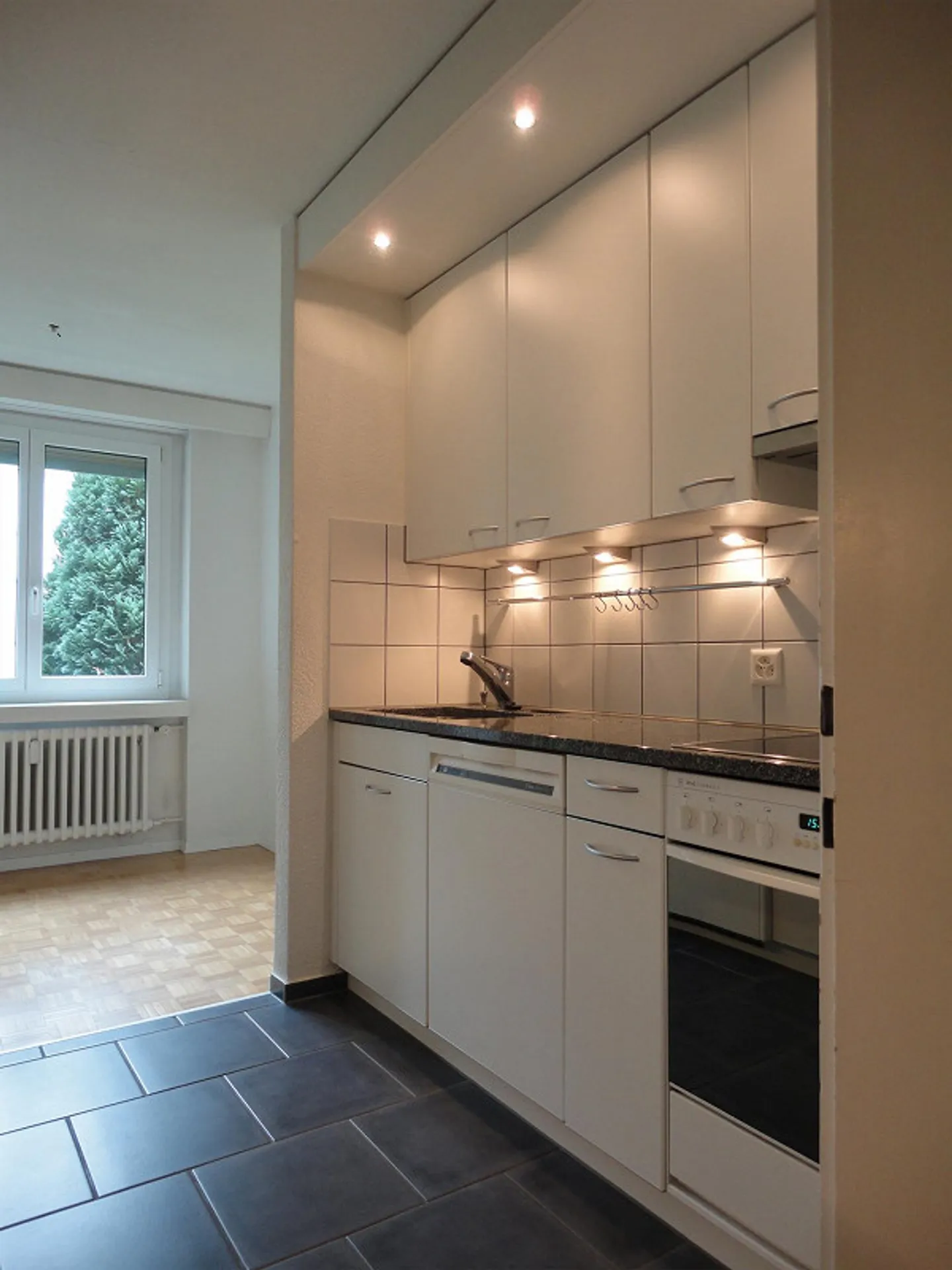 Bellissimo appartamento di 3,5 stanze in una posizione top! - Foto 4 di 10
