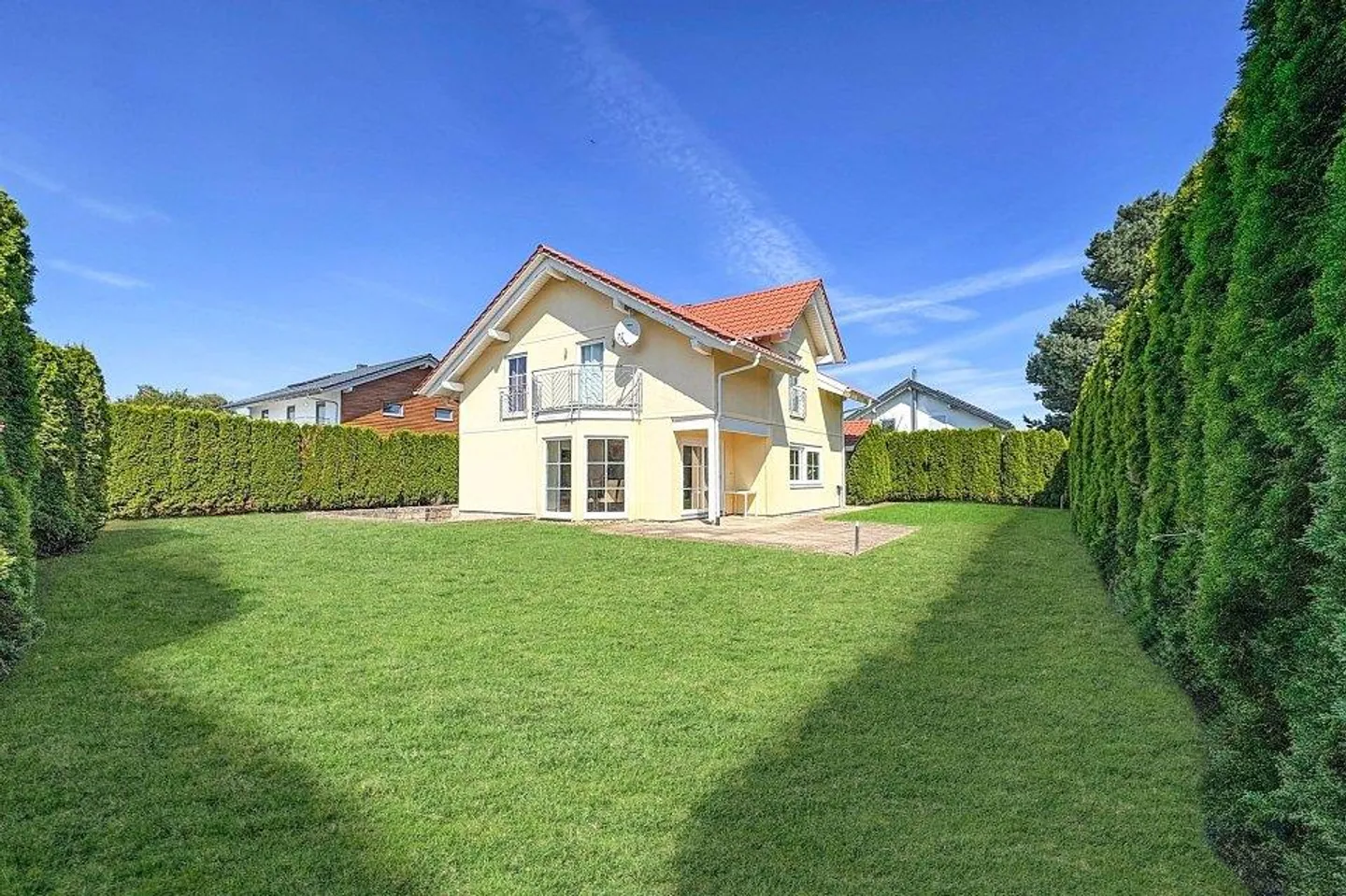 Detached Family House with Style and Privacy - Photo 2 of 13