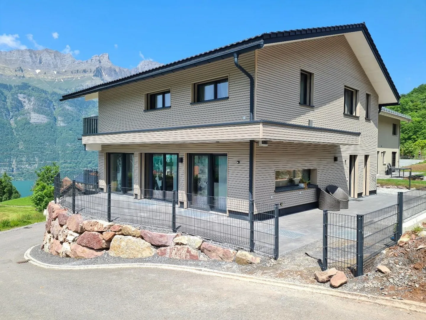 Exclusive single-family house in family-friendly Oberterzen - Photo 2 of 9