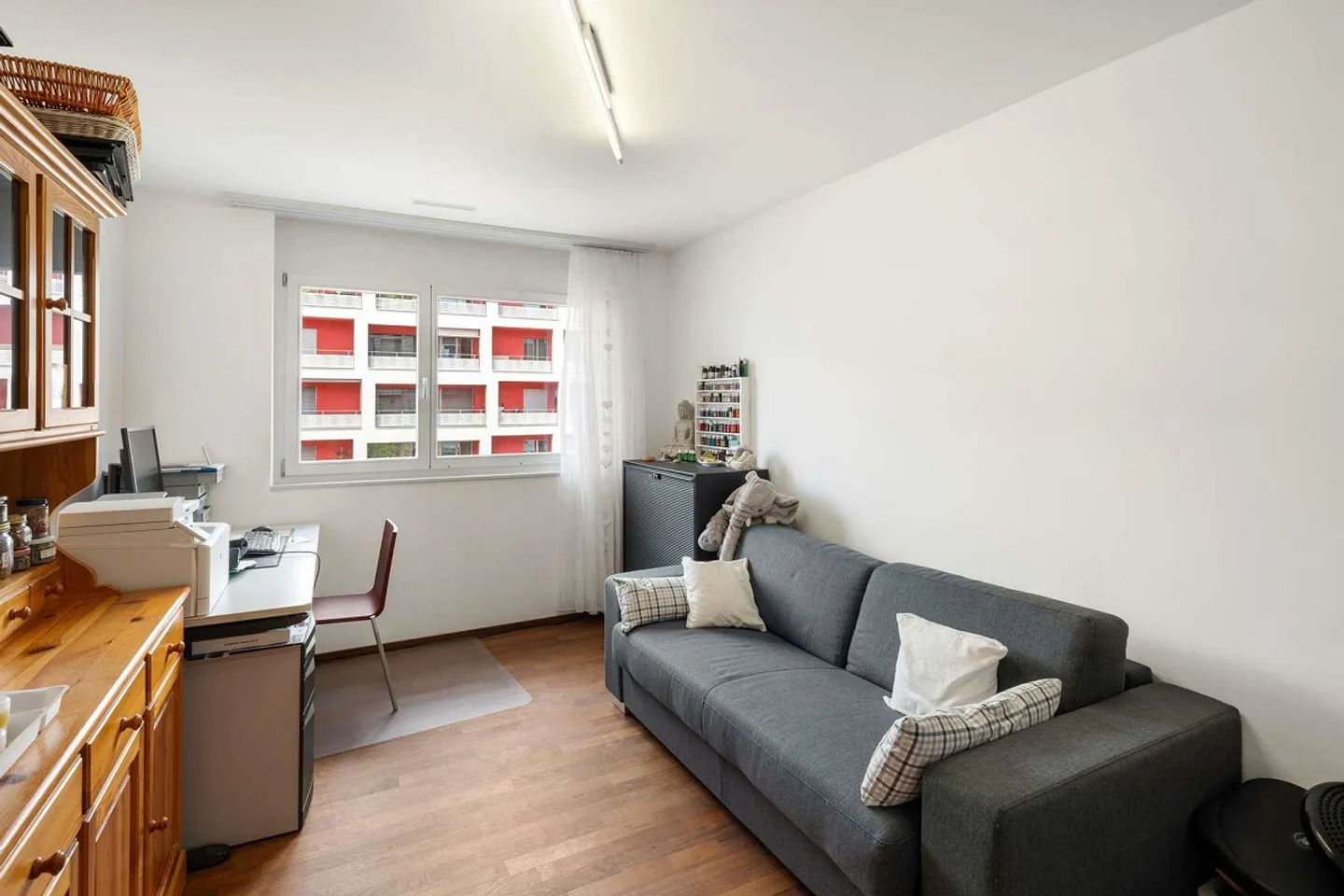 Spacious 5.5-room apartment with panoramic views and sunny orientation - Photo 7 of 11