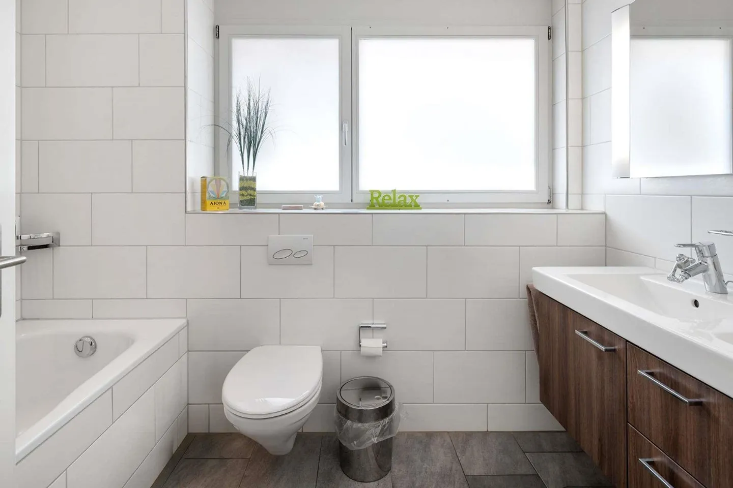 Spacious 5.5-room apartment with panoramic views and sunny orientation - Photo 8 of 11