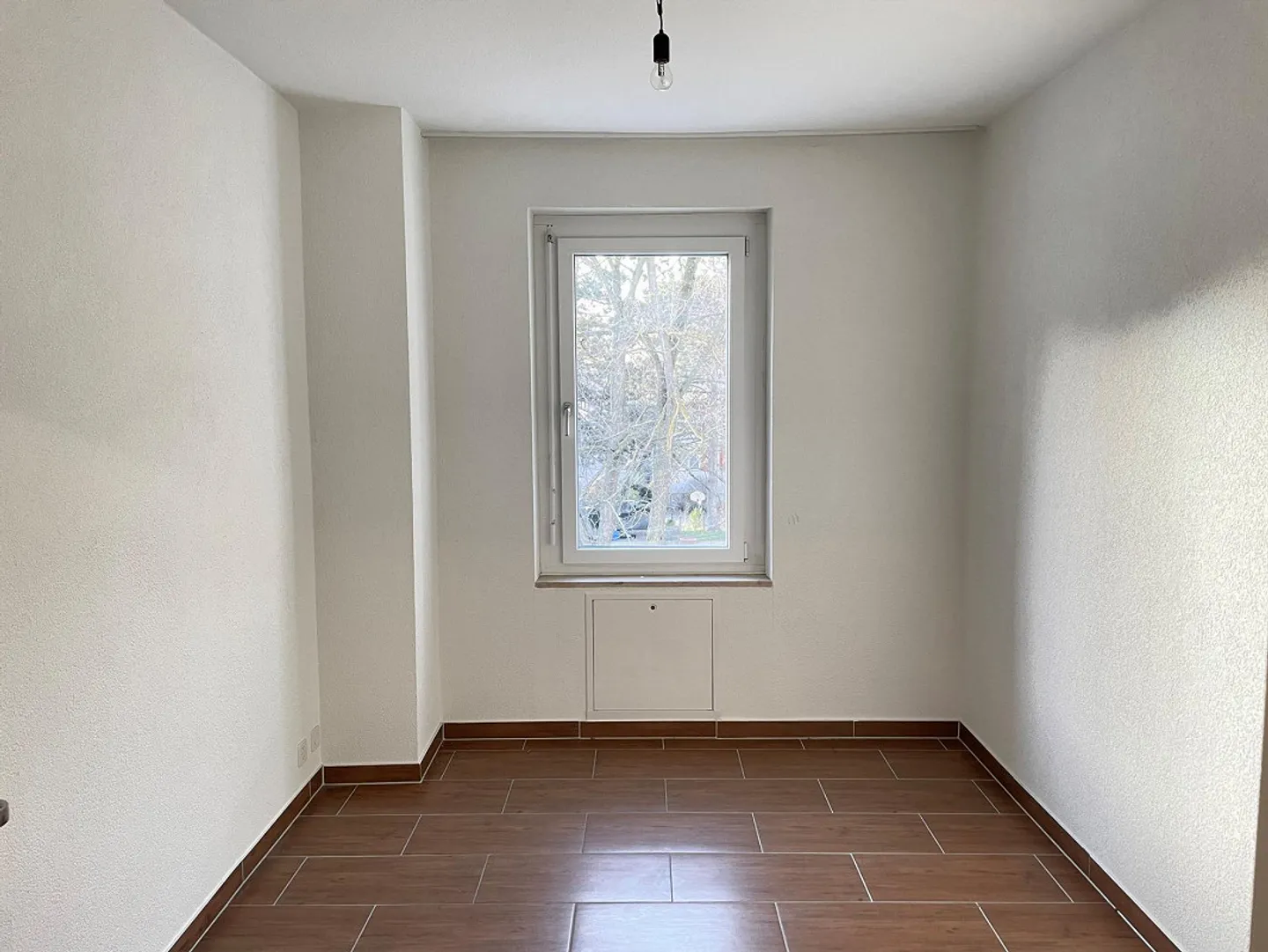 Appartement en duplex 4.5 pièces avec cheminée et machine à laver - Photo 5 sur 12