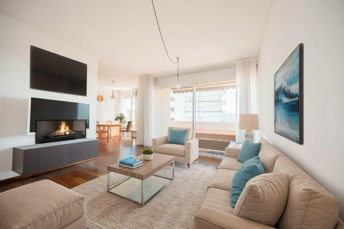 Comfortable apartment with double balcony and covered parking - Photo 1 of 8