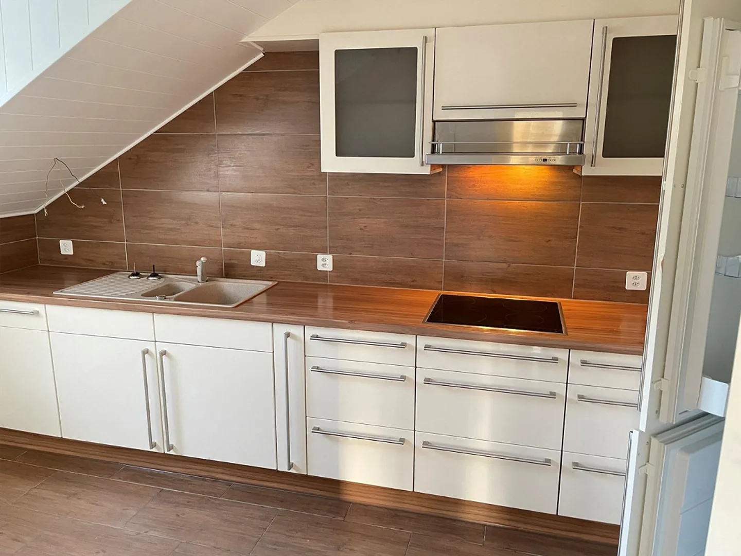 Appartement en duplex 4.5 pièces avec cheminée et machine à laver - Photo 8 sur 12