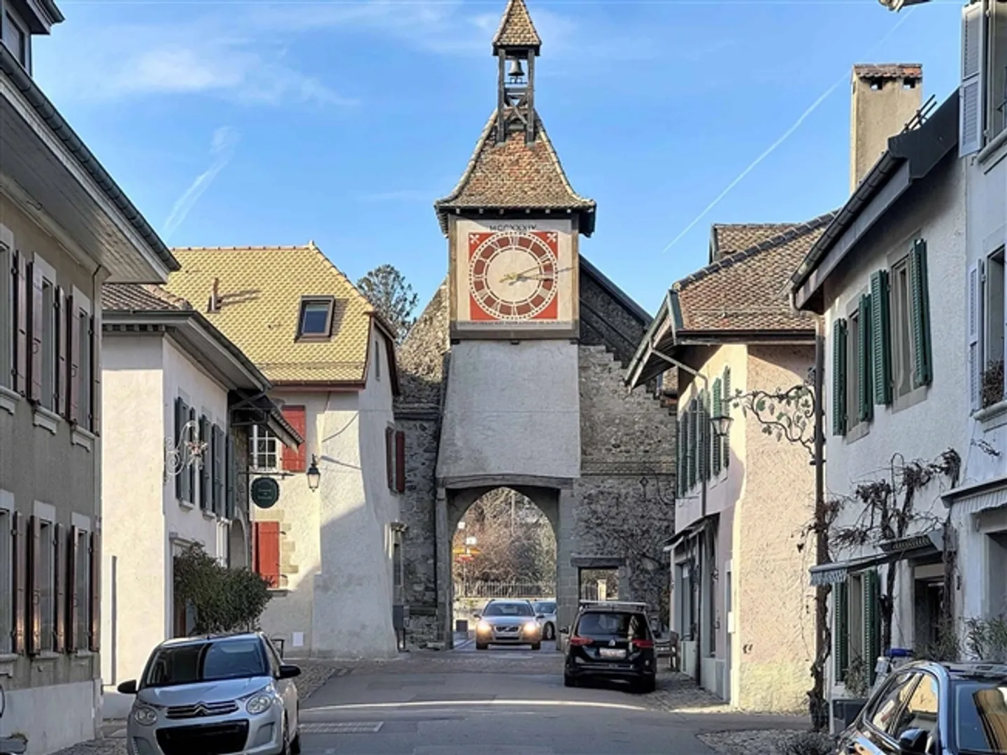 Disponibilité immédiate dans la vieille ville - Photo 2 sur 13