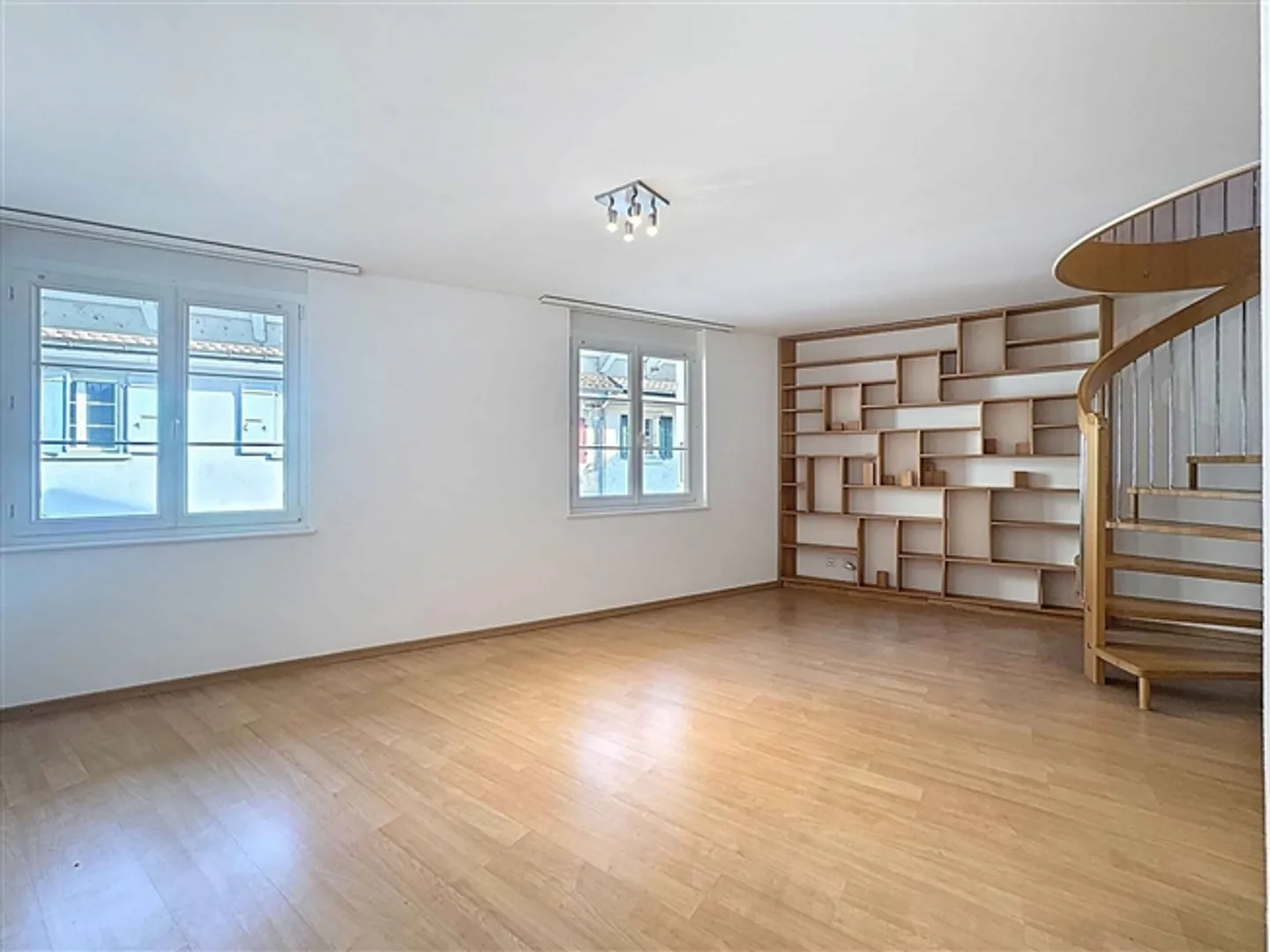 Disponibilité immédiate dans la vieille ville - Photo 4 sur 13