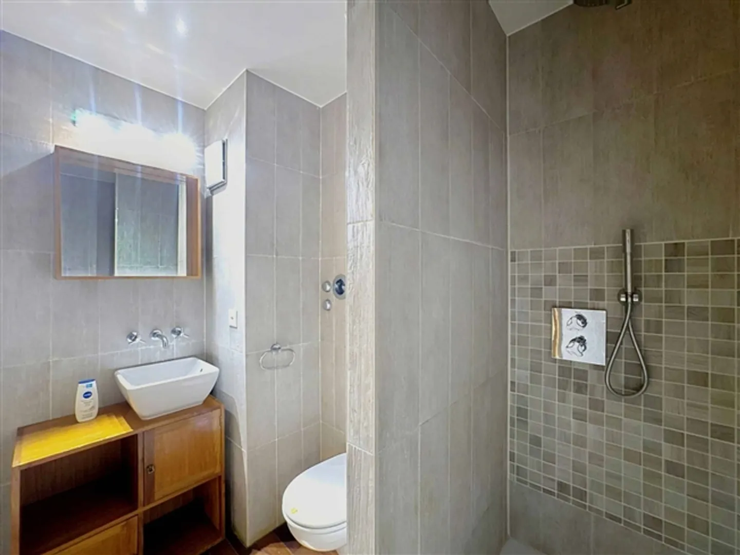 Disponibilité immédiate dans la vieille ville - Photo 7 sur 13