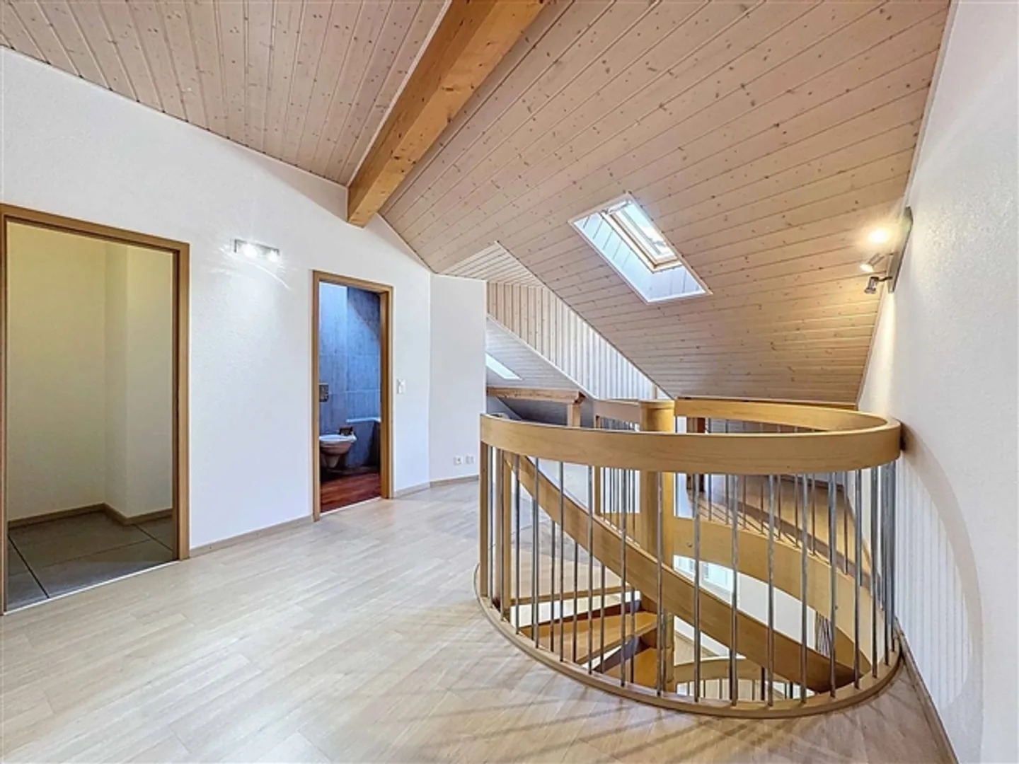 Disponibilité immédiate dans la vieille ville - Photo 8 sur 13