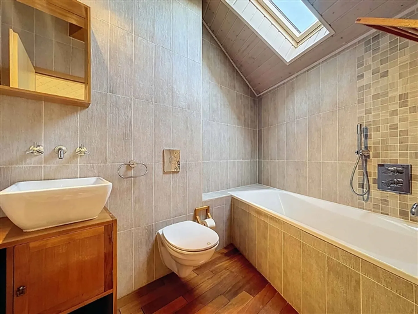 Disponibilité immédiate dans la vieille ville - Photo 12 sur 13