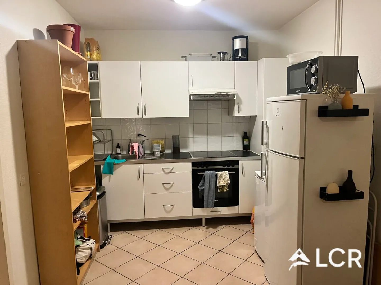 Beautiful Apartment in Geneva // 3.5 Rooms - Photo 1 of 10