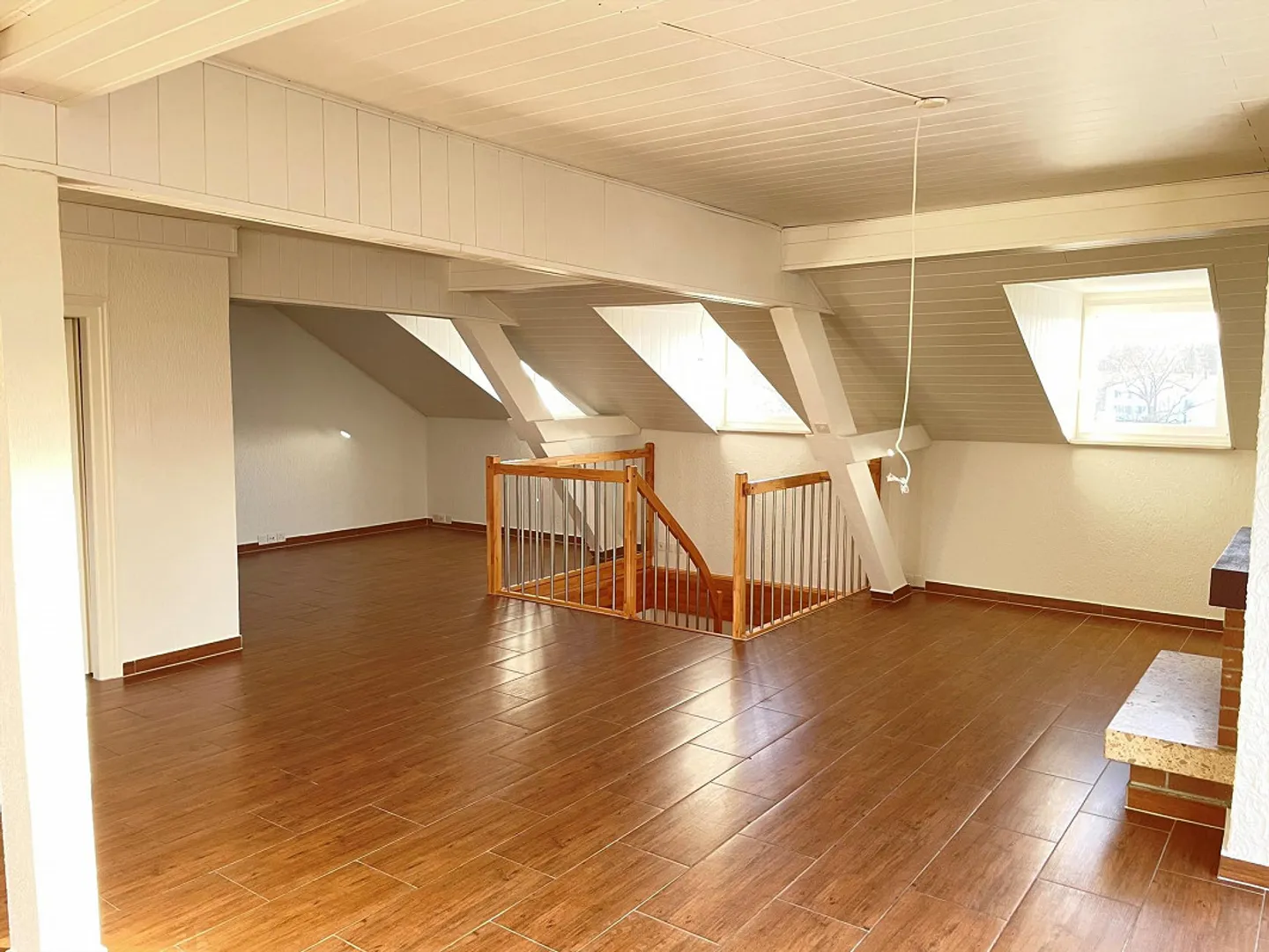 Appartement en duplex 4.5 pièces avec cheminée et machine à laver - Photo 11 sur 12