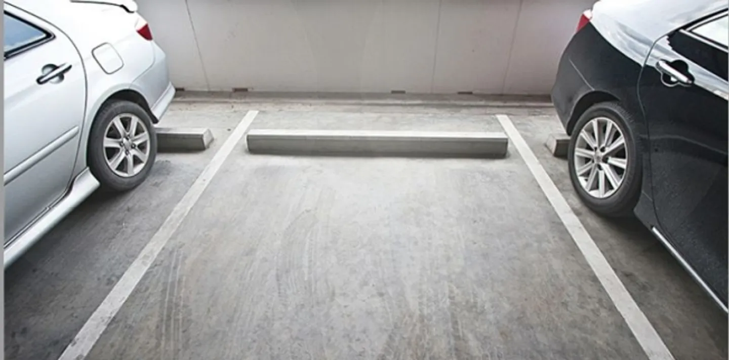 Espace de stationnement Mofa spacieux - Photo 1 sur 1