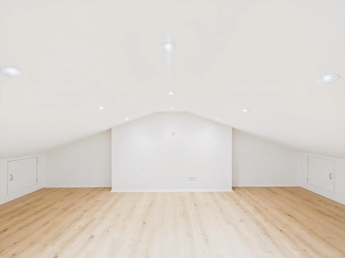 Charming 5.5-room terraced house in Wilen b. Wollerau - Photo 9 of 13