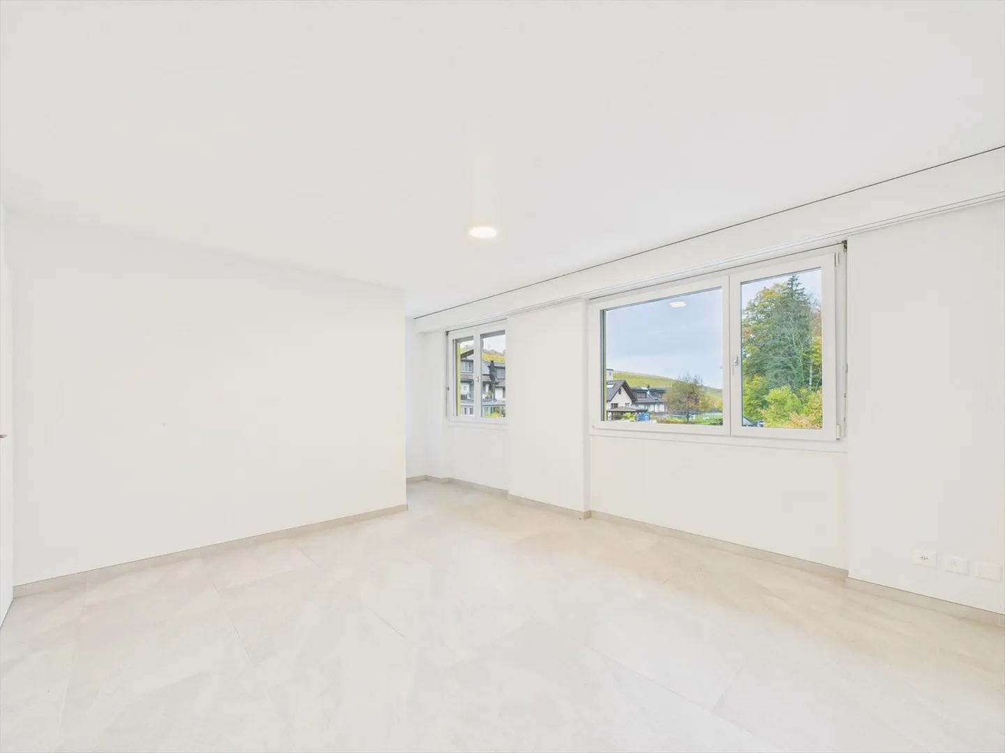 Charming 5.5-room terraced house in Wilen b. Wollerau - Photo 5 of 13