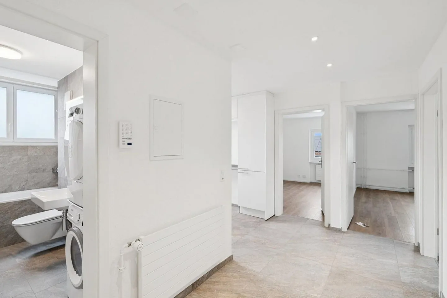 Wohnen auf höchstem Niveau – Traumhafte 6.5-Zimmer-Maisonette nach Totalsanierung - Photo 4 of 13