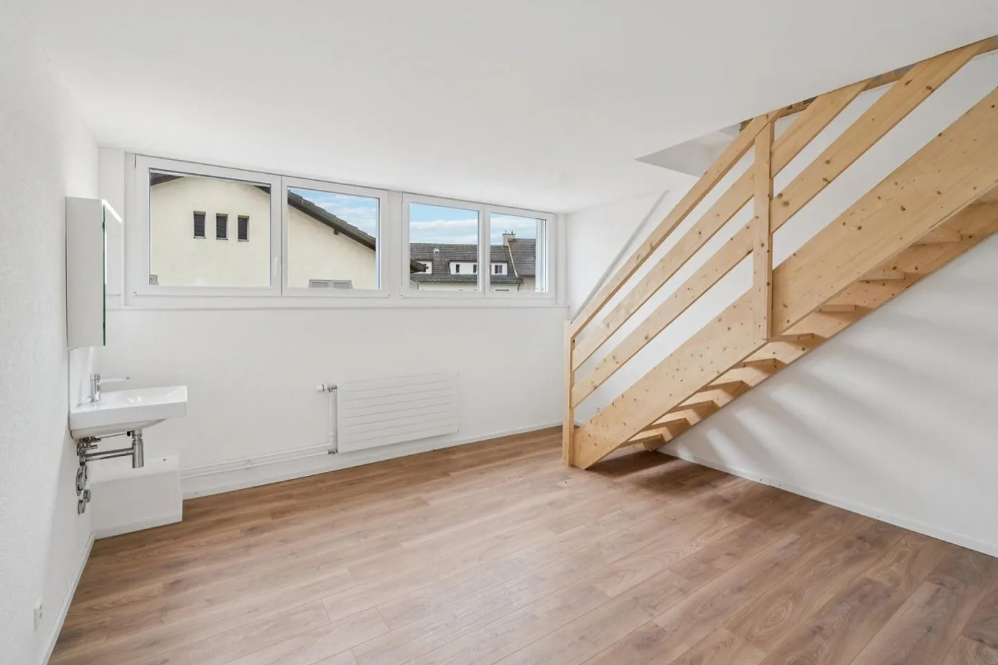 Wohnen auf höchstem Niveau – Traumhafte 6.5-Zimmer-Maisonette nach Totalsanierung - Photo 7 of 13
