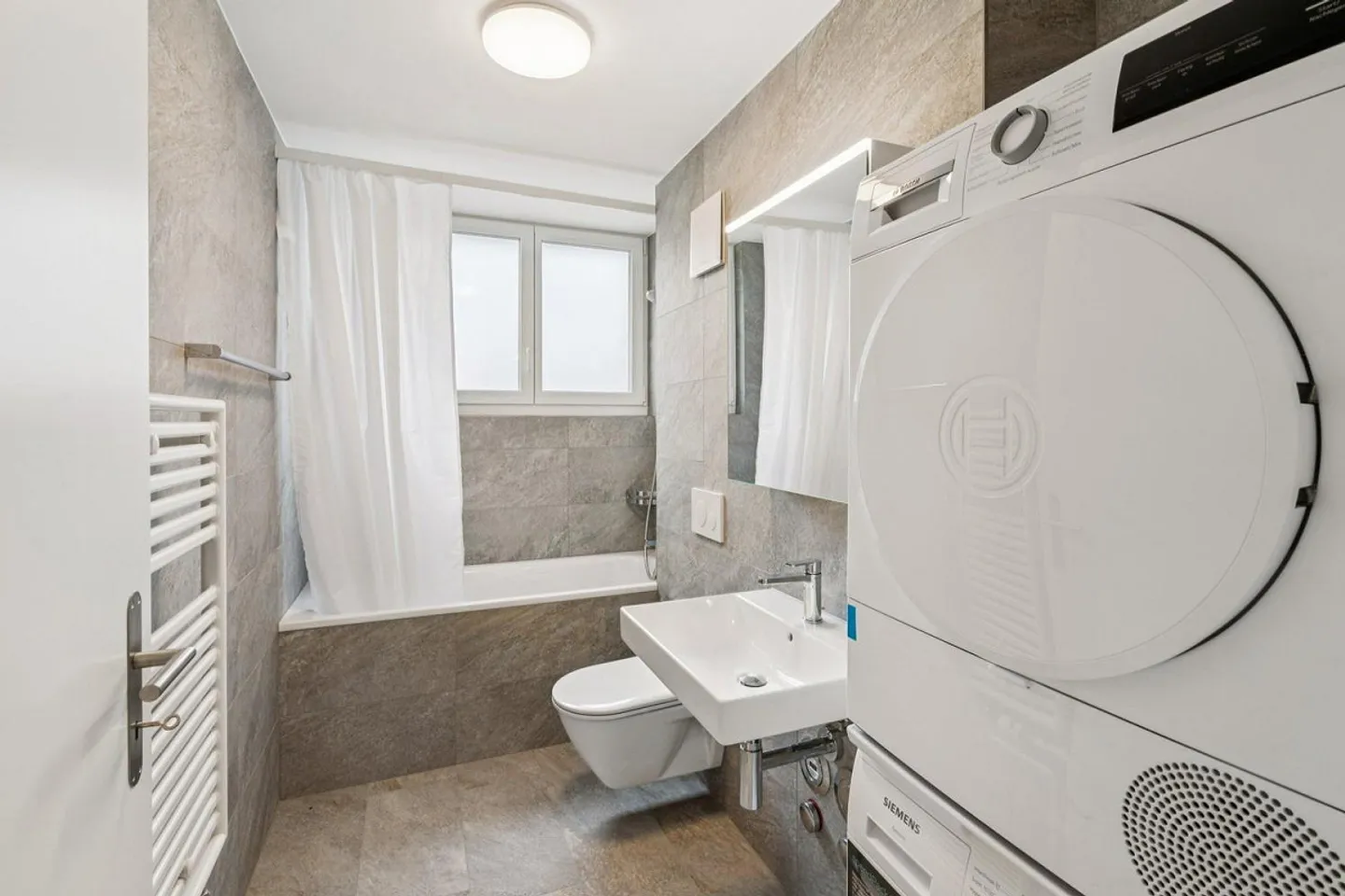 Wohnen auf höchstem Niveau – Traumhafte 6.5-Zimmer-Maisonette nach Totalsanierung - Photo 11 of 13