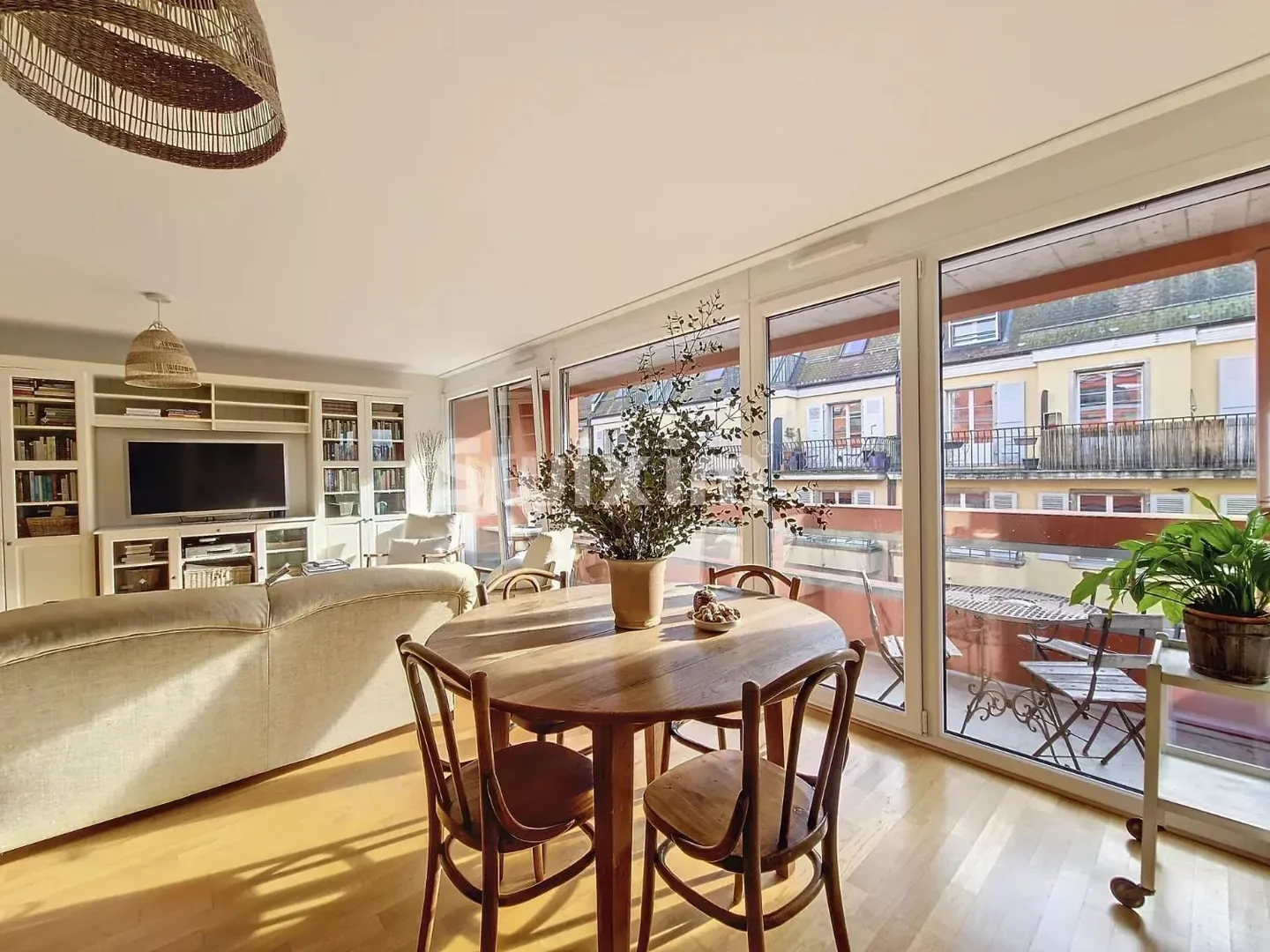 Helles Apartment mit Balkon - Foto 4 von 11