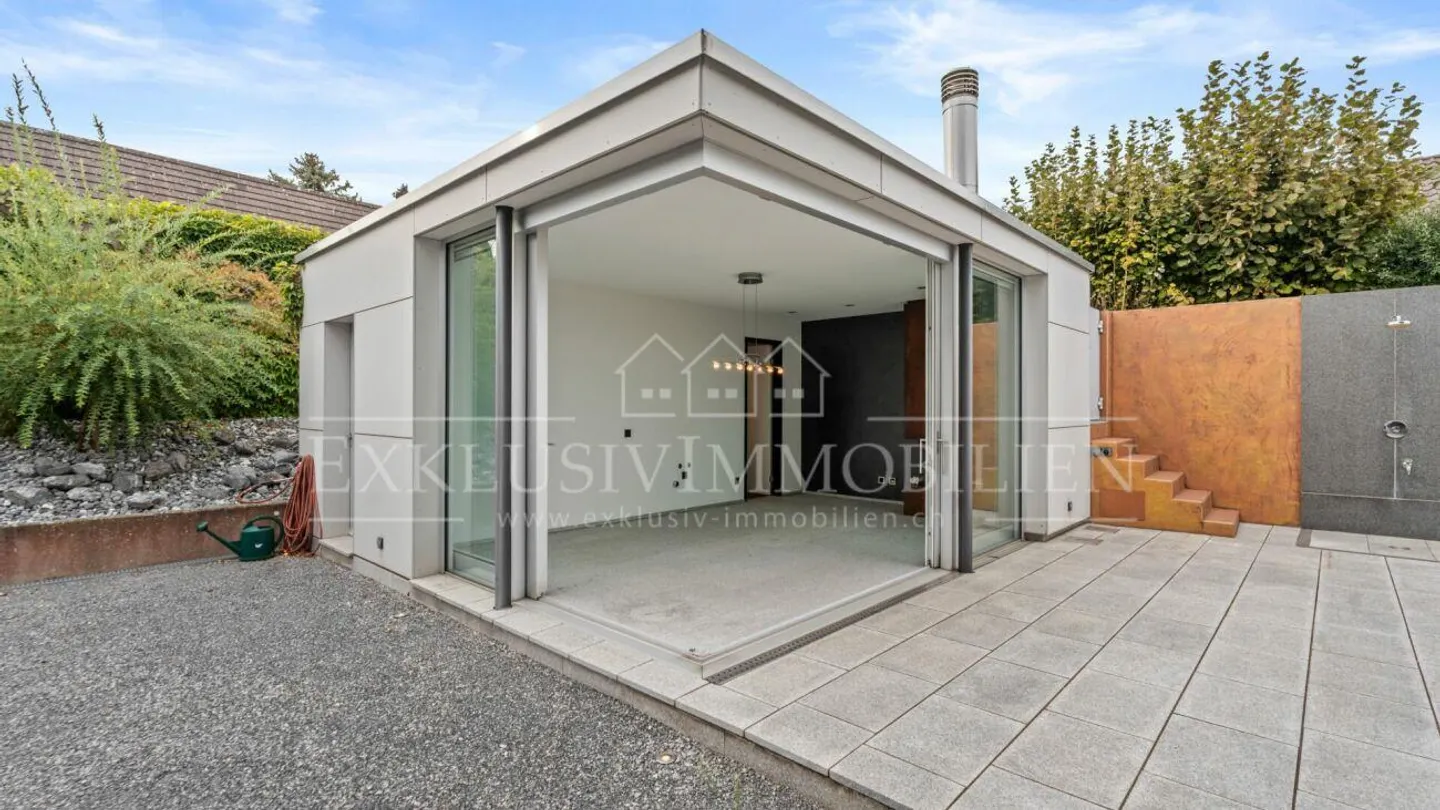 A Property with Character - Privacy, Generosity, and Quality of Life - Photo 6 of 7
