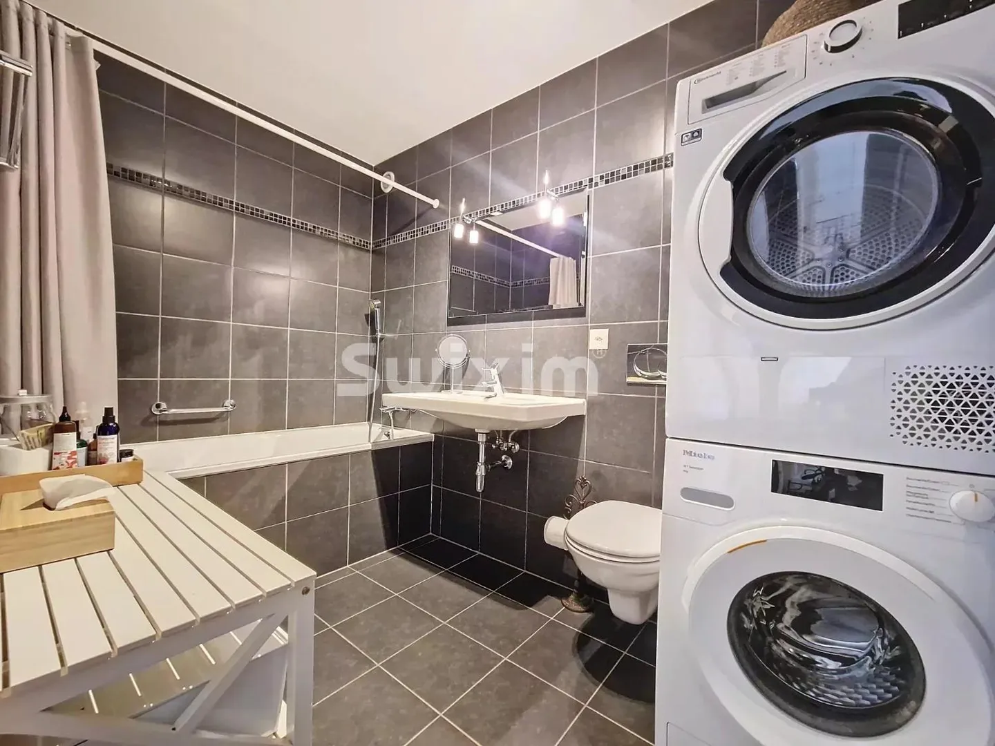 Helles Apartment mit Balkon - Foto 10 von 11