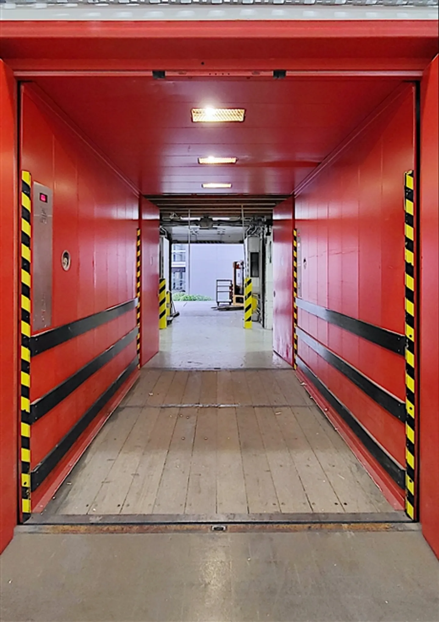 Stockage Élevé Directement sur l'A1 à Zofingen - Photo 2 sur 6