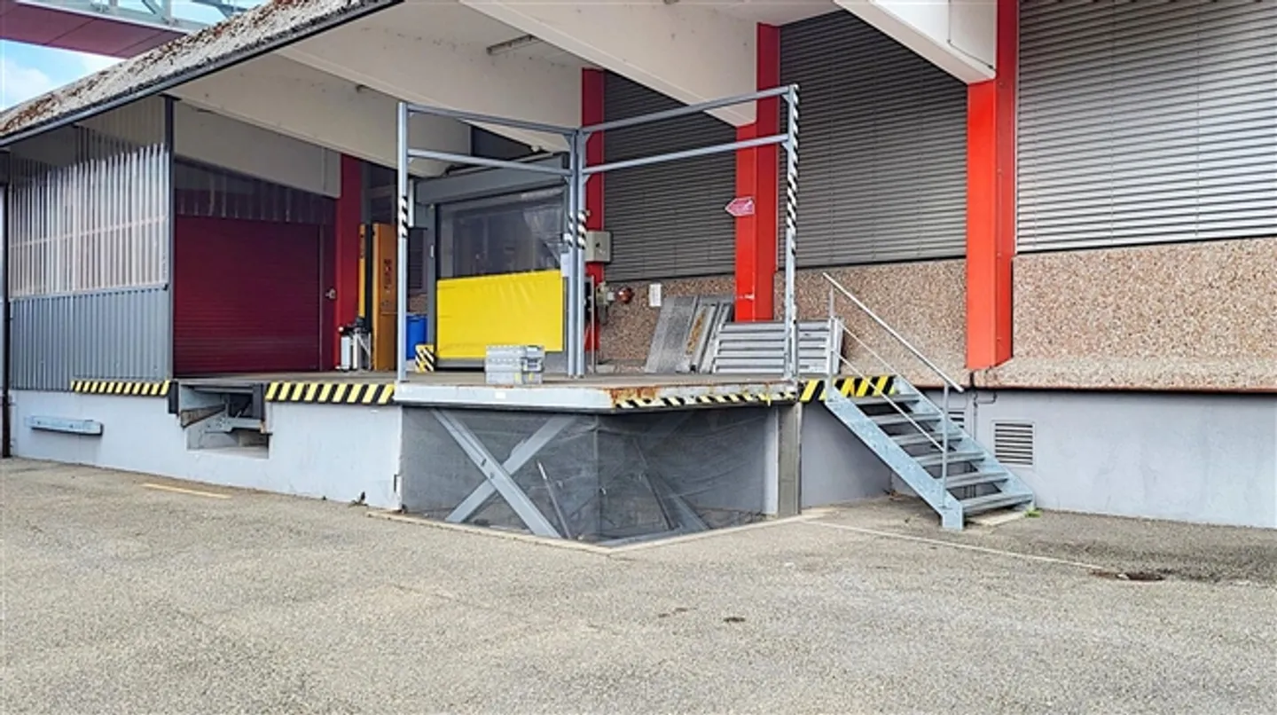 Stockage Élevé Directement sur l'A1 à Zofingen - Photo 3 sur 6