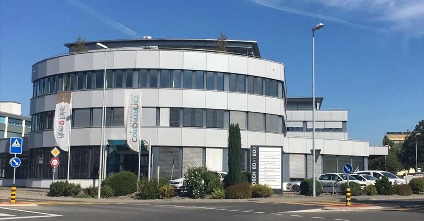 Practical office/commercial space for rent - Bösch 80A, Hünenberg - Photo 1 of 1