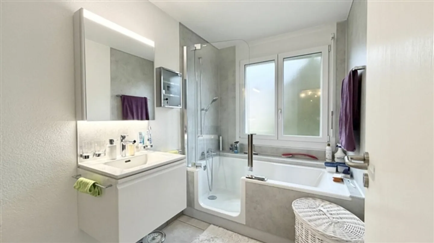 Condominium de 4,5 pièces bien entretenu dans un emplacement calme à Lyss - Photo 8 sur 10