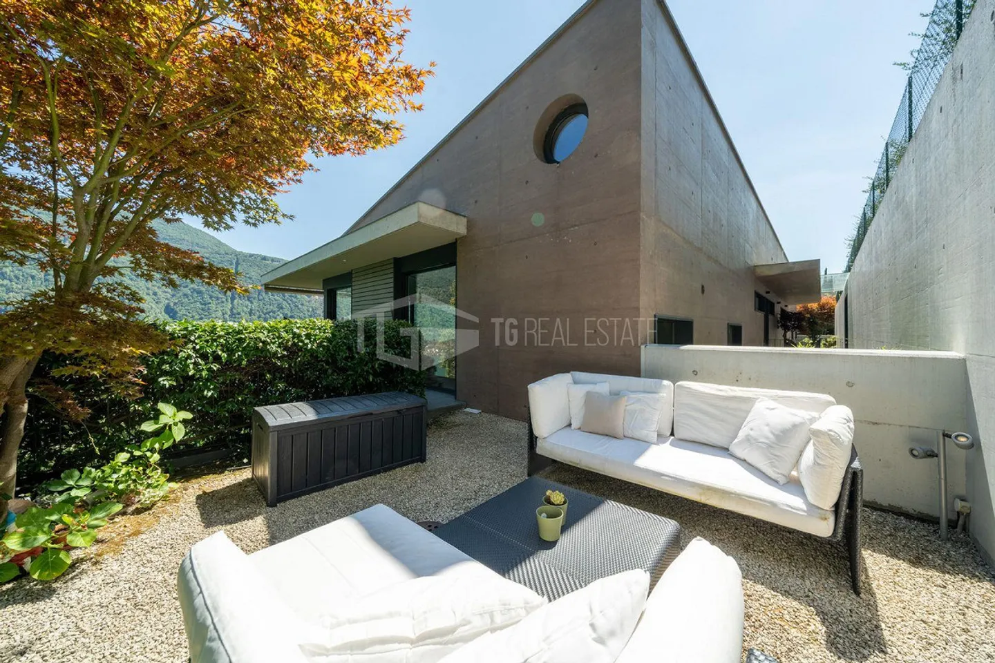 ELEGANTE APPARTAMENTO DI 4 LOCALI CON GIARDINO E VISTA LAGO - Photo 15 sur 19