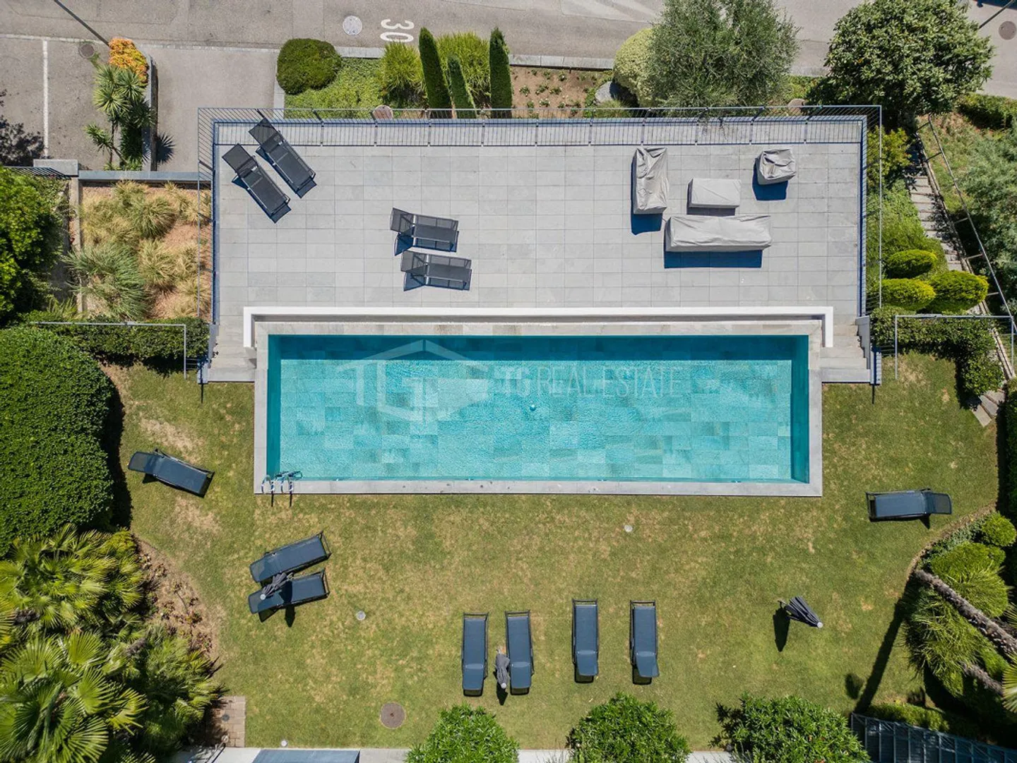 ELEGANTE APPARTAMENTO DI 4 LOCALI CON GIARDINO E VISTA LAGO - Photo 16 sur 19