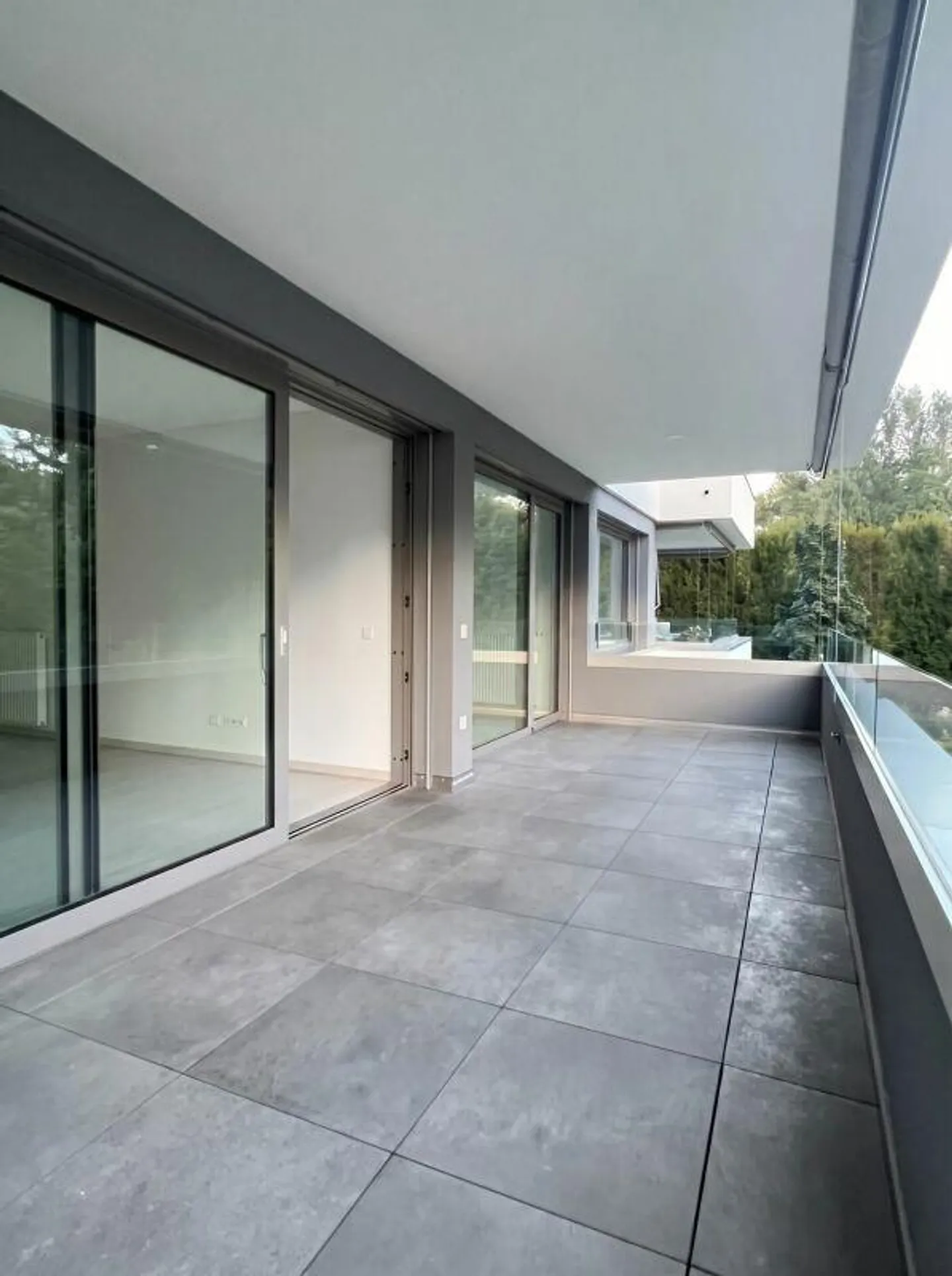 Exclusive 3.5 rooms with spacious terrace in Locarno - Photo 8 of 9