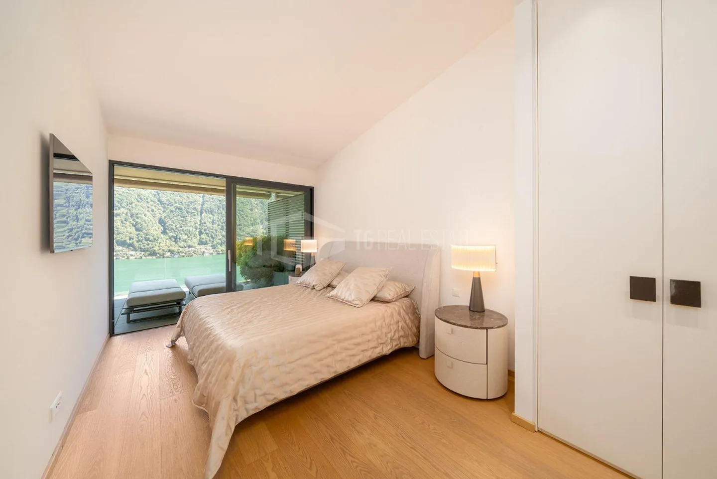 ELEGANTE APPARTAMENTO DI 4 LOCALI CON GIARDINO E VISTA LAGO - Photo 8 sur 19