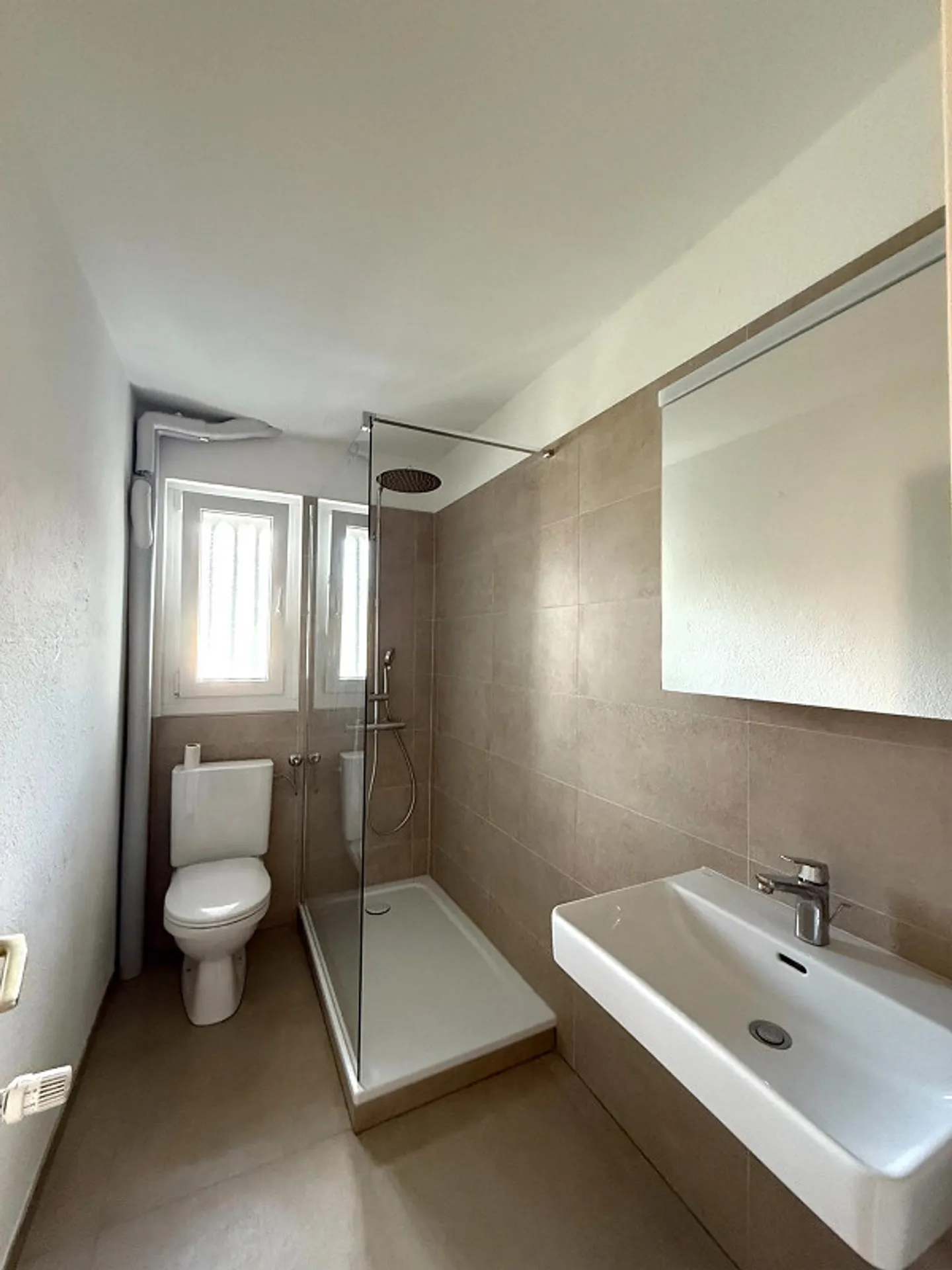 Appartement attrayant de 4,5 pièces - fraîchement rénové - Photo 8 sur 9