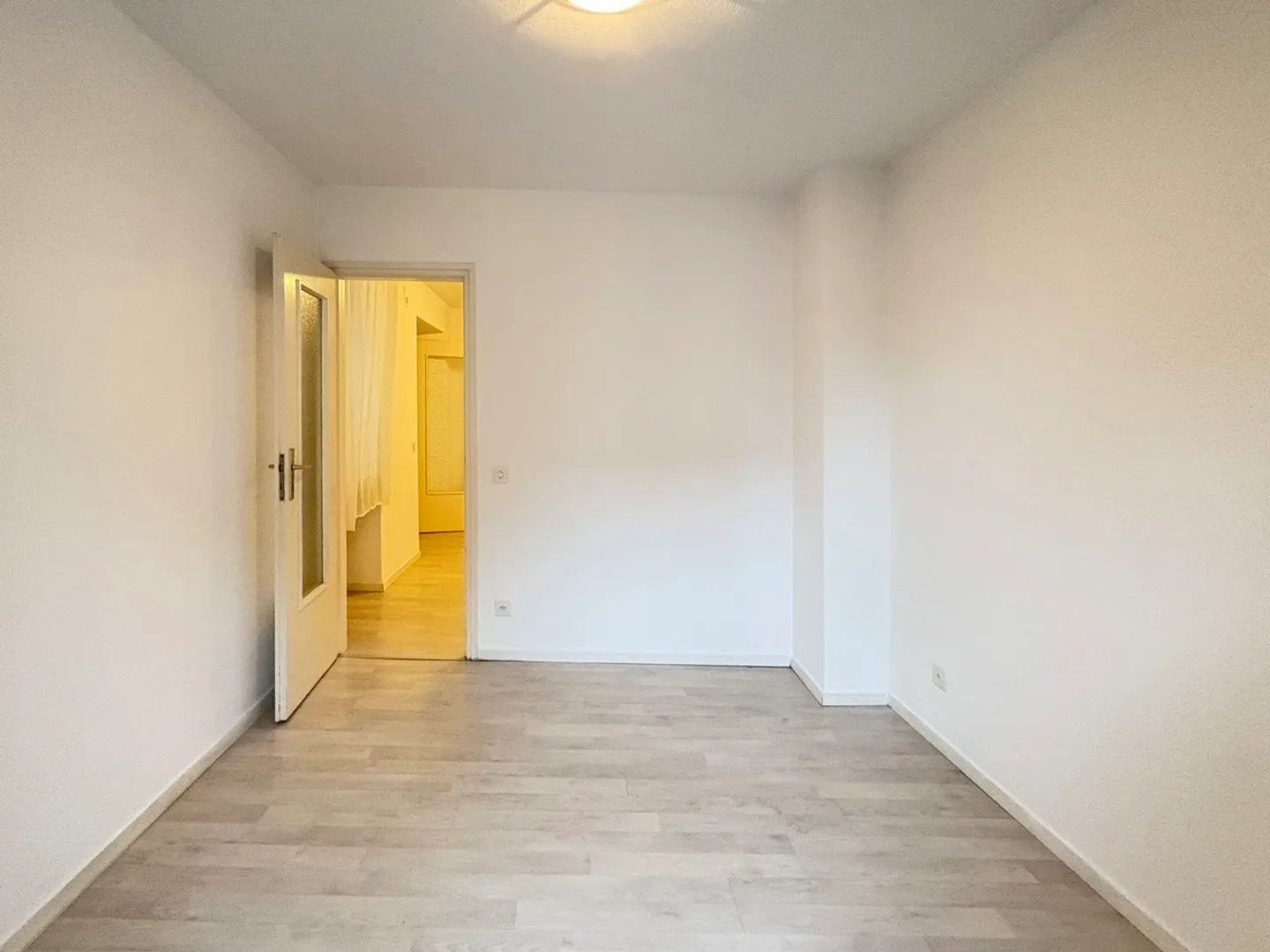 «MURALTO, 
21/2-Zimmer-Wohnung zu vermieten mit eigenem Eingang» - Foto 4 von 10