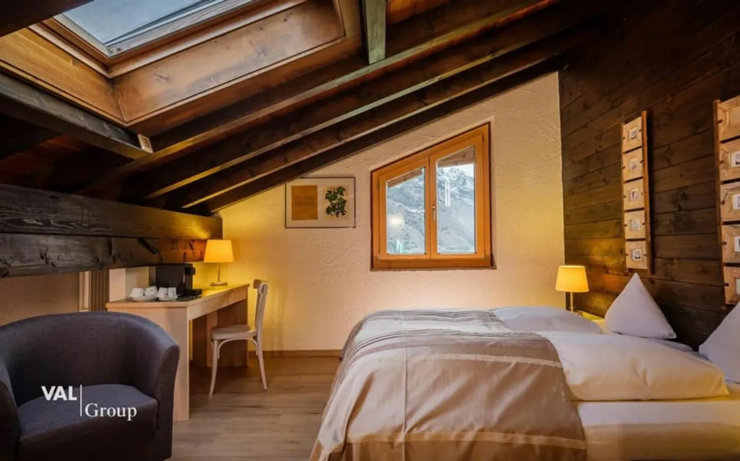 Hotel superiore incluso progetto di sviluppo su un terreno totale di 6.000 m2 - Foto 11 di 13
