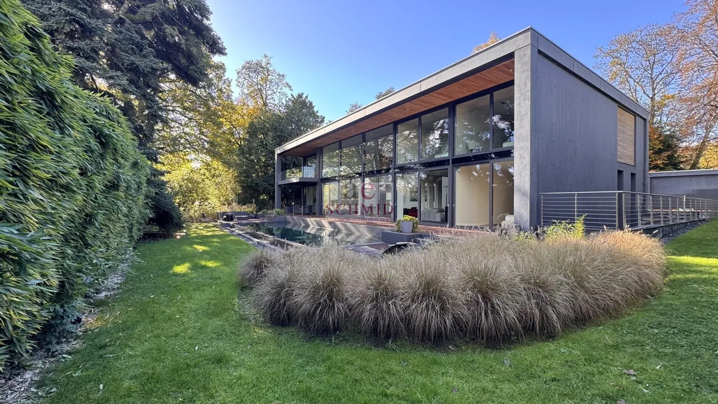 11-Zimmer-Haus - Foto 1 von 15