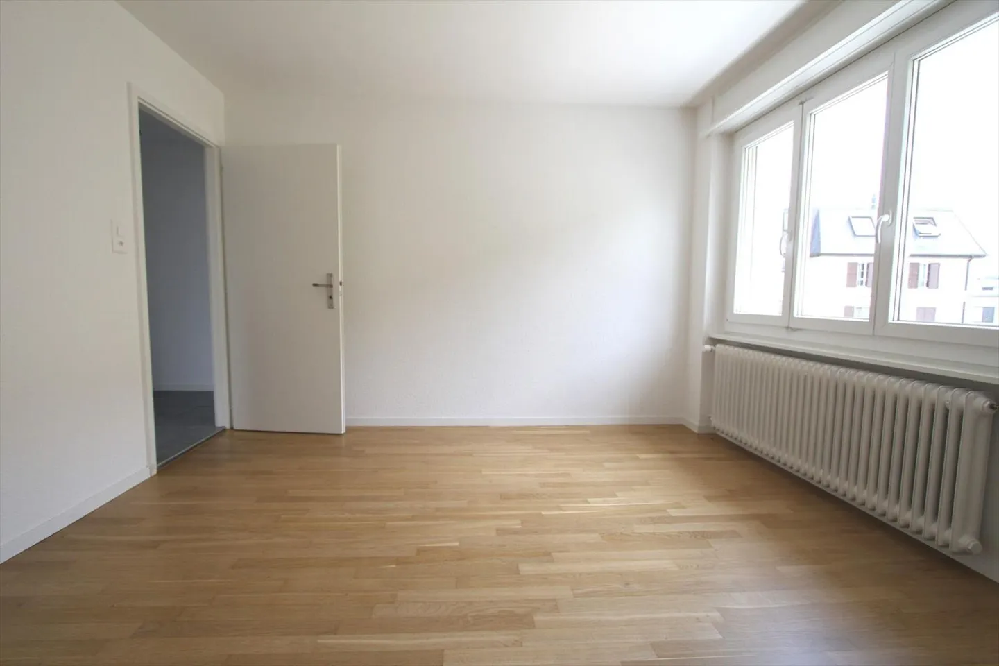 Spacieux appartement de 4.5 pièces - emplacement idéal - Photo 4 sur 7