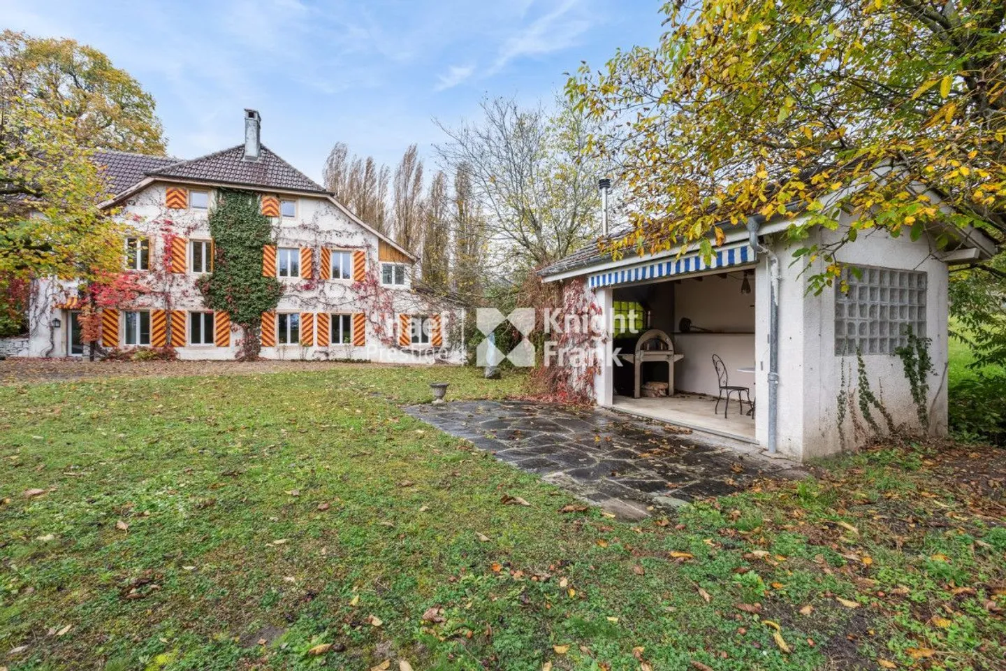 Stunning modern 8-room house with a large garden in Colombier - Photo 2 of 7