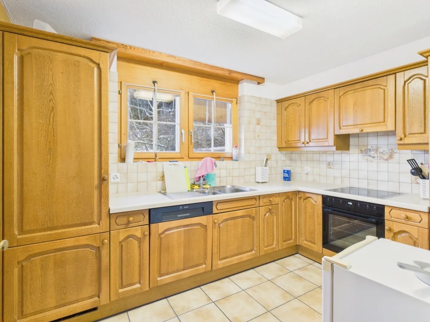 Charming 4.5-Room Apartment in Rehetobel, Canton AR - Photo 2 of 12