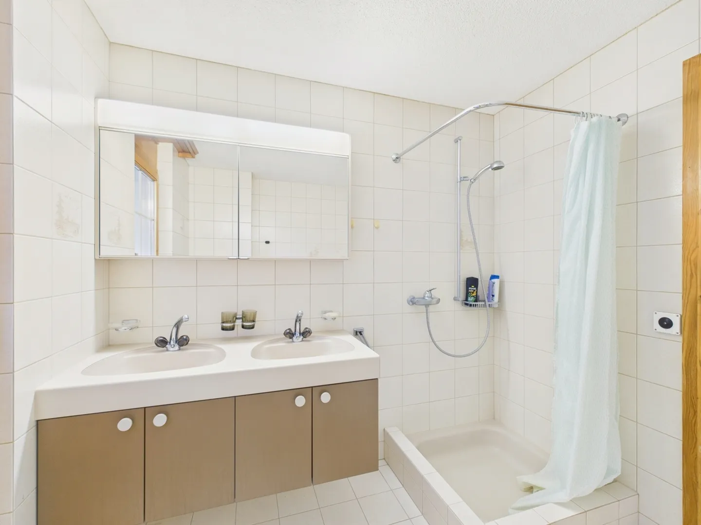 Charming 4.5-Room Apartment in Rehetobel, Canton AR - Photo 8 of 12